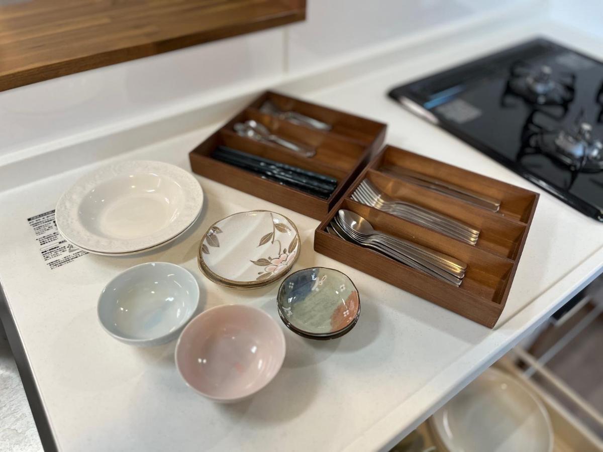 טוקיו Charming New Home Launch: Direct Access To Narita & Haneda Airports, Shinjuku, And Disneyland; Close To Asakusa & Akihabara! מראה חיצוני תמונה